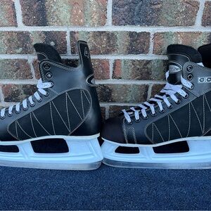 CCM 440 Power line Hockey Skates Men Size 9 Preowned Very Good Condition